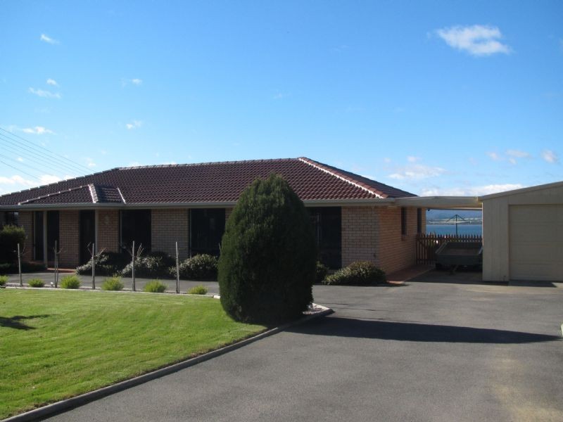 102  Oxford Street, Beauty Point TAS 7270