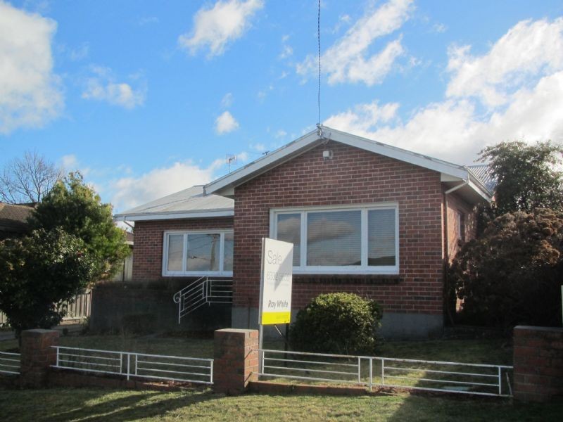 17 Parua Road, Newnham TAS 7248