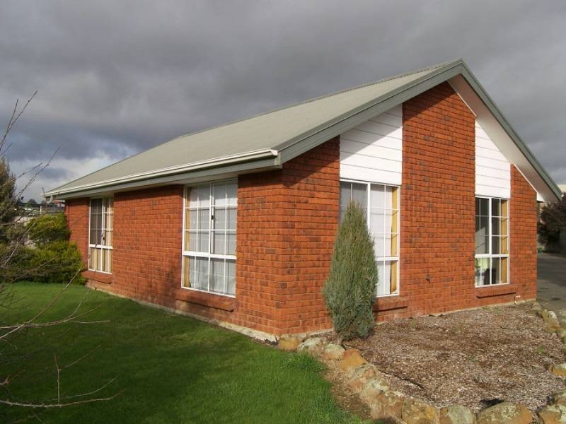 1/22 Camira Street, Newnham TAS 7248