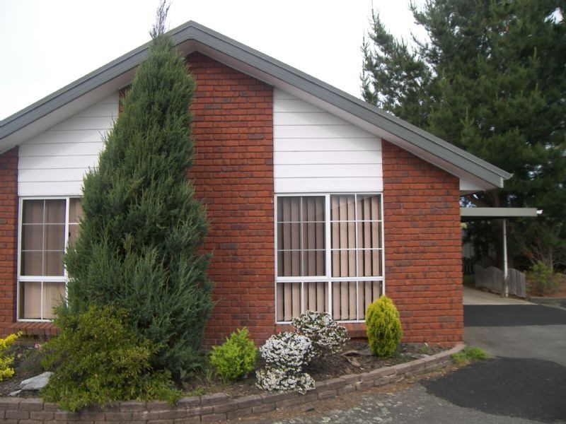 2/22 Camira Street, Newnham TAS 7248