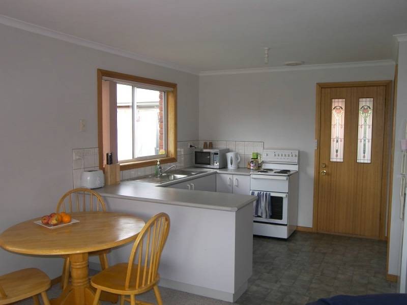 2/22 Camira Street, Newnham TAS 7248