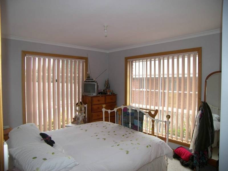 2/22 Camira Street, Newnham TAS 7248