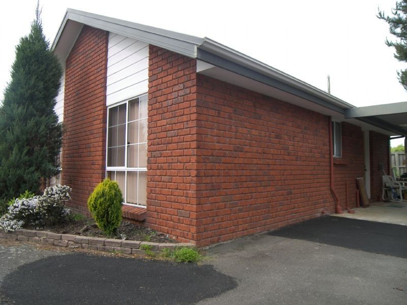 2/22 Camira Street, Newnham TAS 7248