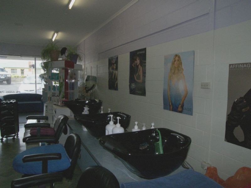 Shop 6, 75-77  George Town Road, Newnham TAS 7248