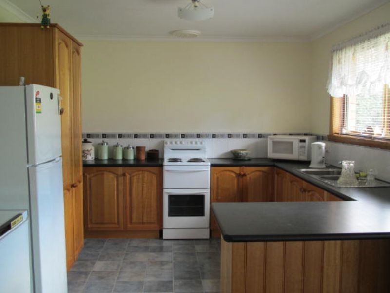 42 Parklands Parade, Newnham TAS 7248