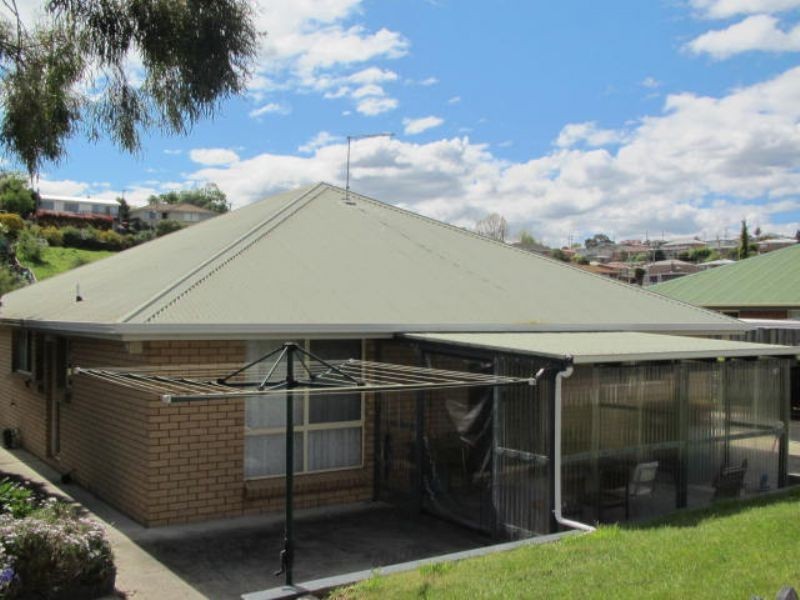 42 Parklands Parade, Newnham TAS 7248
