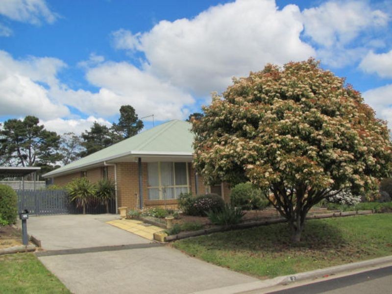 42 Parklands Parade, Newnham TAS 7248