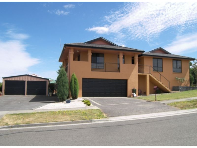 2 Picasso Place, Newnham TAS 7248