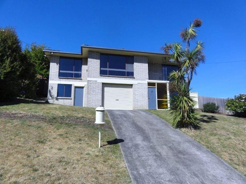 12 Meadowbank Road, Newnham TAS 7248