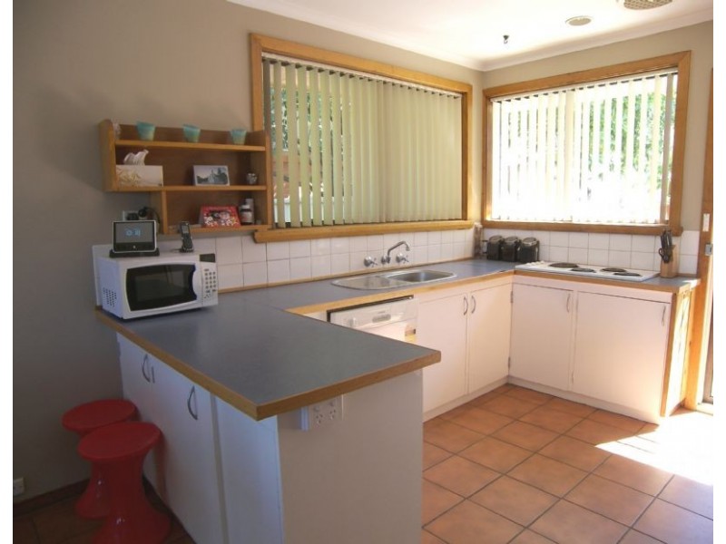 12 Meadowbank Road, Newnham TAS 7248