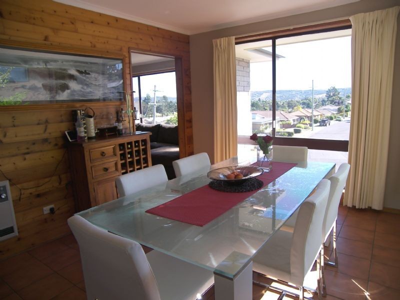 12 Meadowbank Road, Newnham TAS 7248