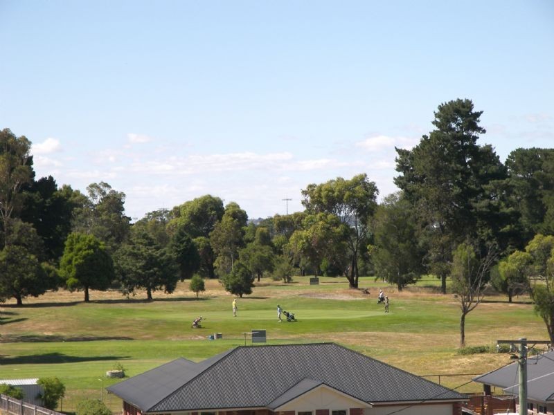 12 Meadowbank Road, Newnham TAS 7248