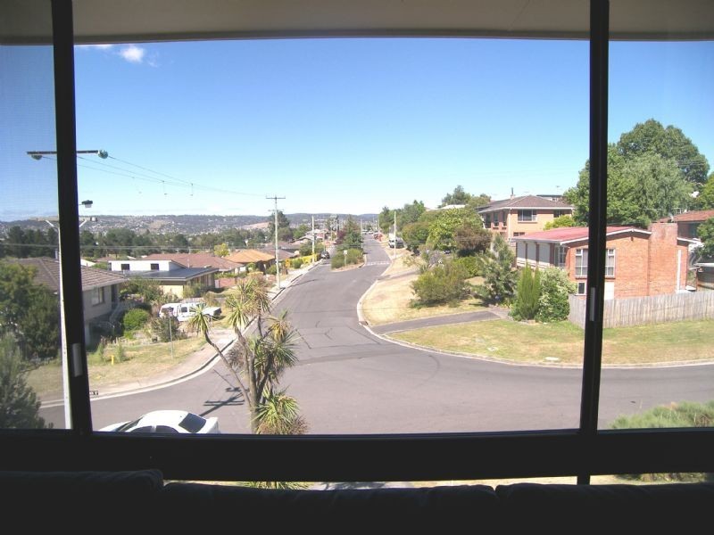 12 Meadowbank Road, Newnham TAS 7248