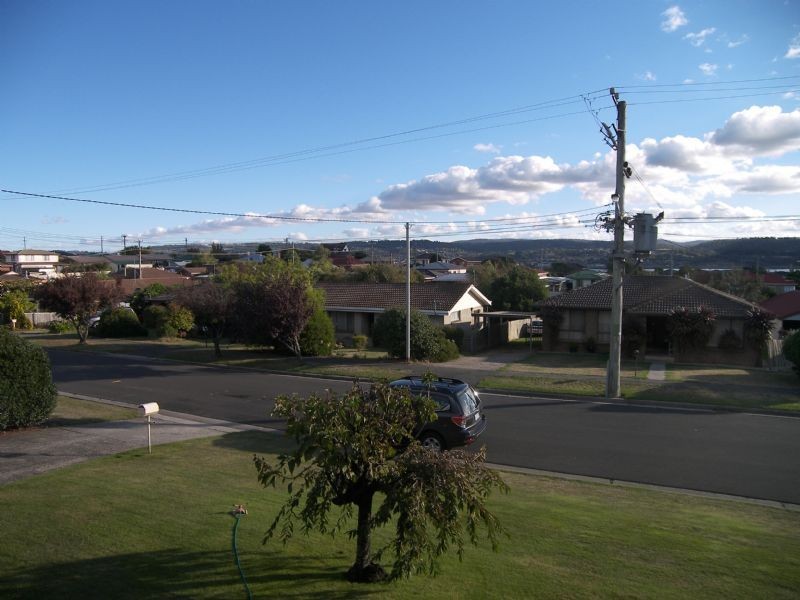 8 Bronzewing Avenue, Newnham TAS 7248