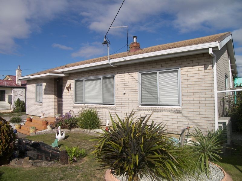 2 Sturt Crescent, Mayfield TAS 7248