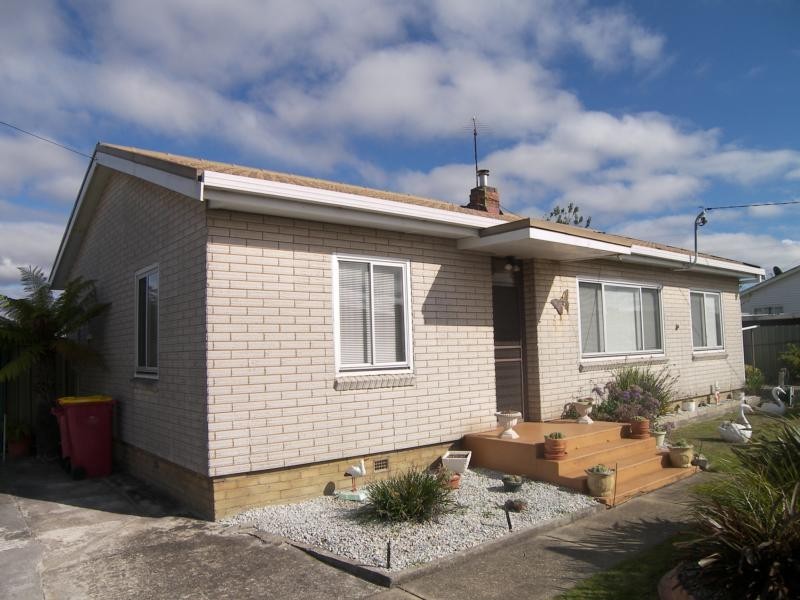 2 Sturt Crescent, Mayfield TAS 7248