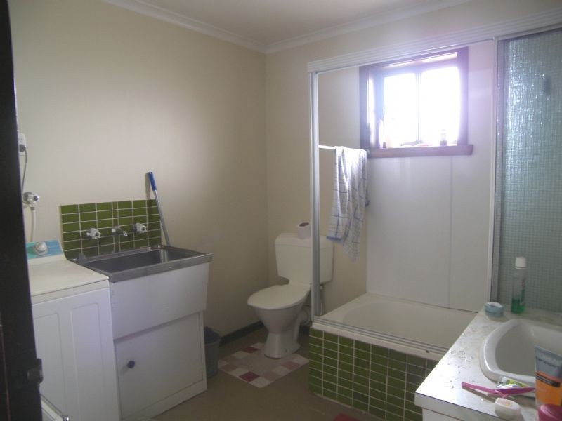 2/4 Alanvale Road, Newnham TAS 7248