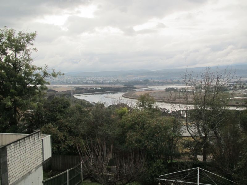 12 Newlands Street, Trevallyn TAS 7250