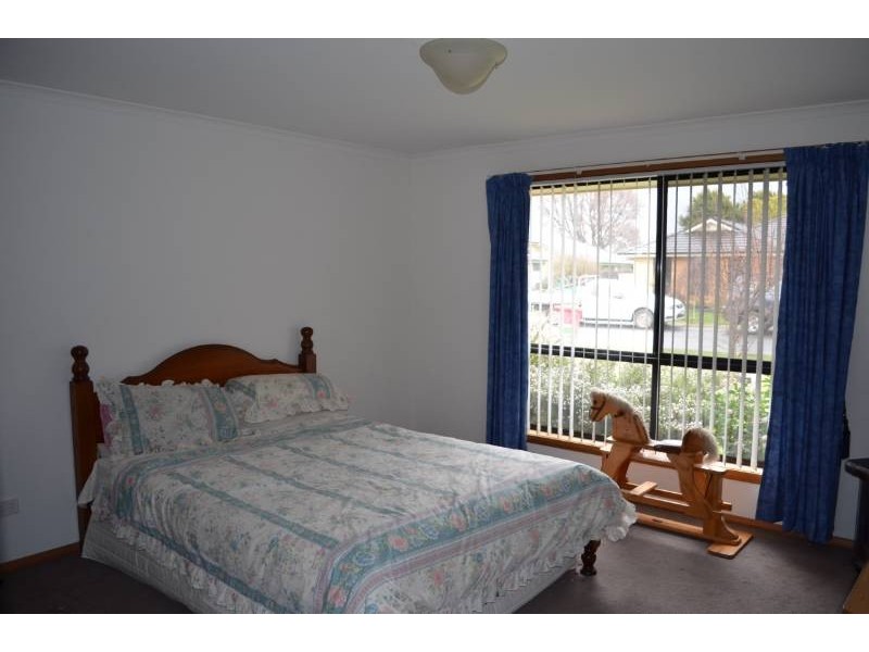 15 Bethune Place, Newnham TAS 7248