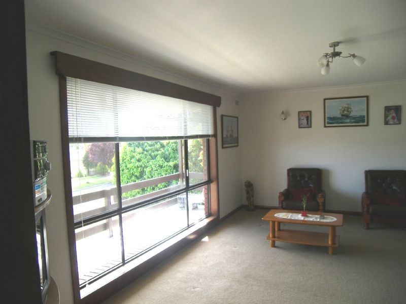 8 Bronzewing Avenue, Newnham TAS 7248