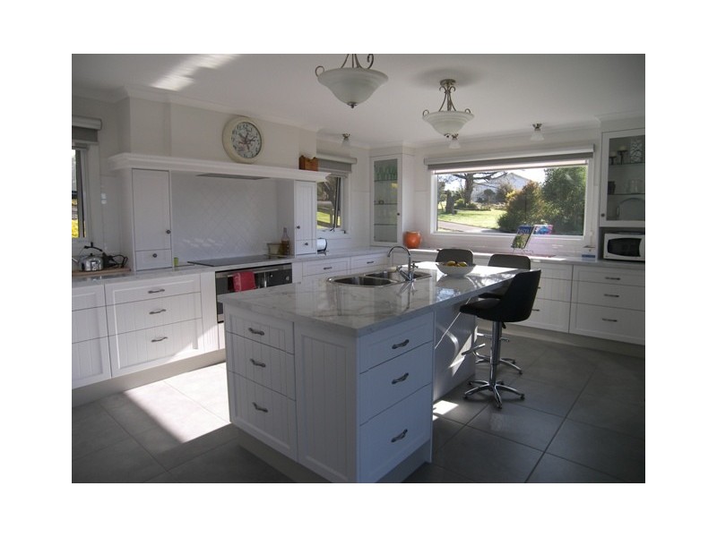 16 Paringa Avenue, Lanena TAS 7275