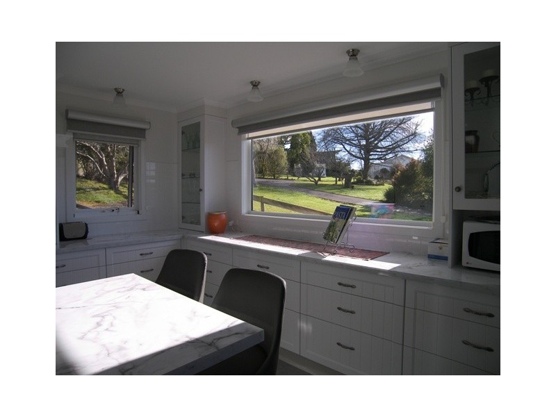 16 Paringa Avenue, Lanena TAS 7275