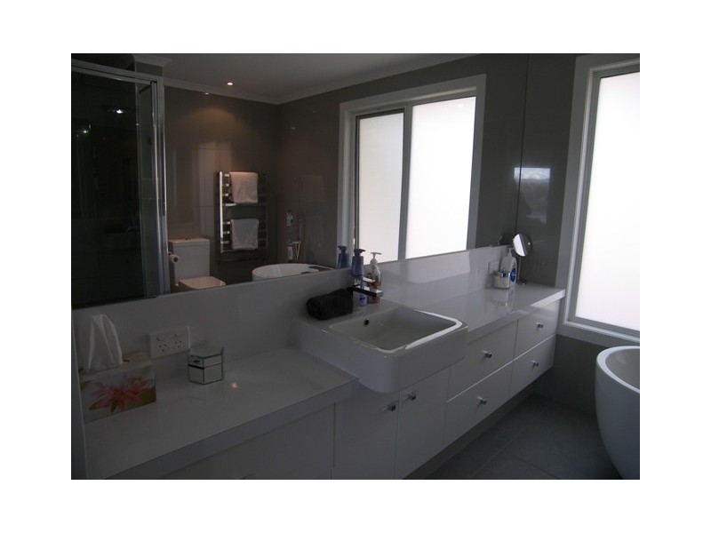 16 Paringa Avenue, Lanena TAS 7275