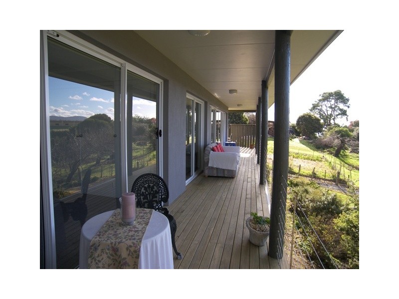 16 Paringa Avenue, Lanena TAS 7275