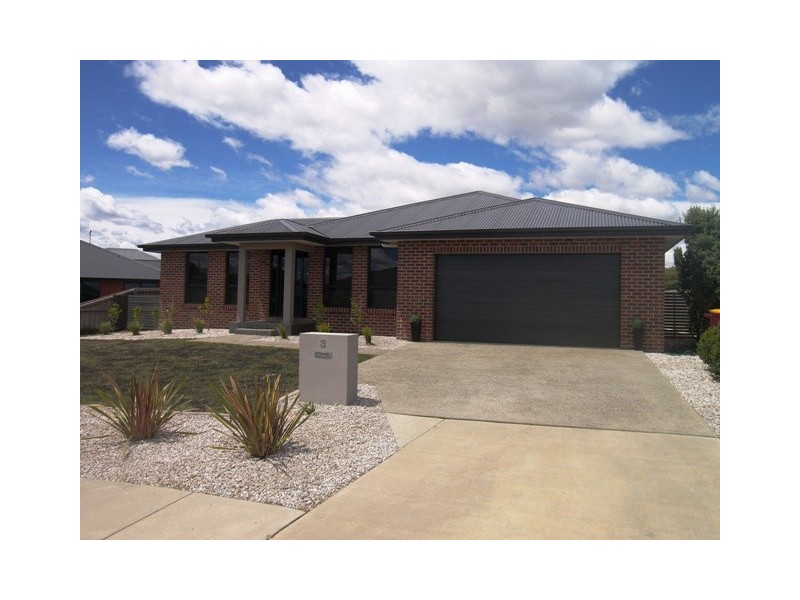 3 Senator Court, Newnham TAS 7248