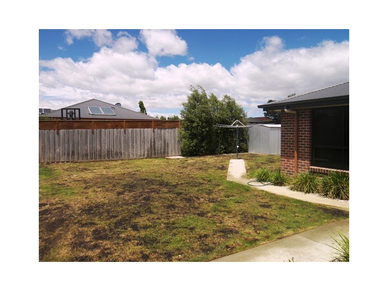 3 Senator Court, Newnham TAS 7248