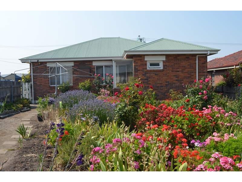 2 Tompsons Lane, Newnham TAS 7248