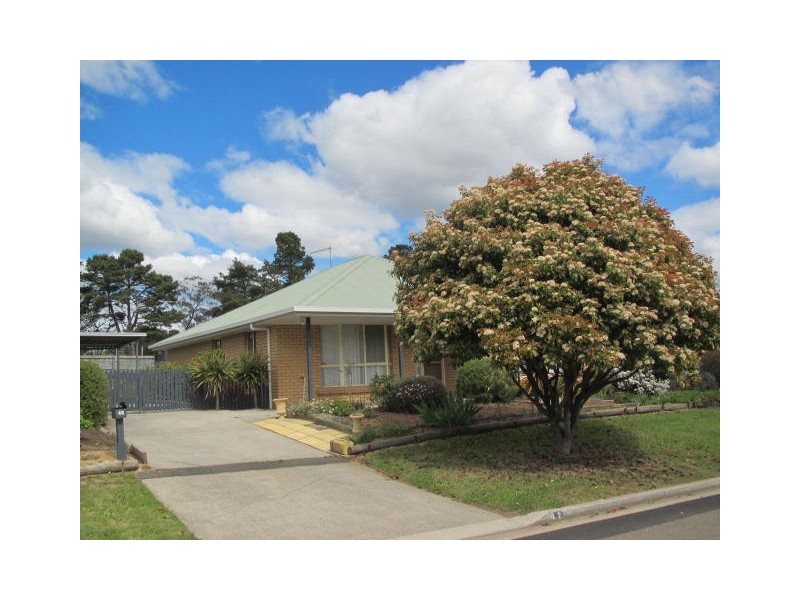 42 Parklands Parade, Newnham TAS 7248