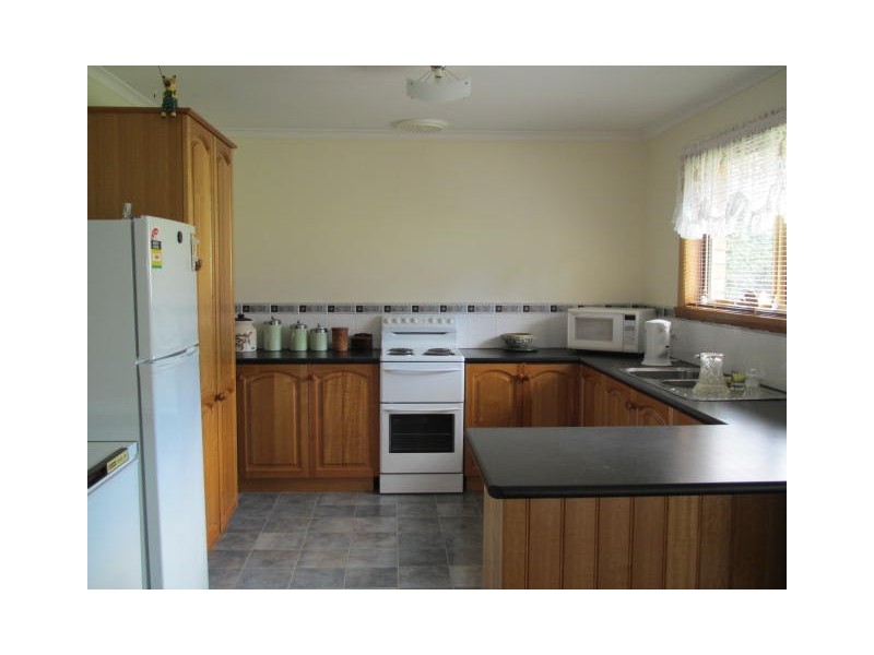 42 Parklands Parade, Newnham TAS 7248