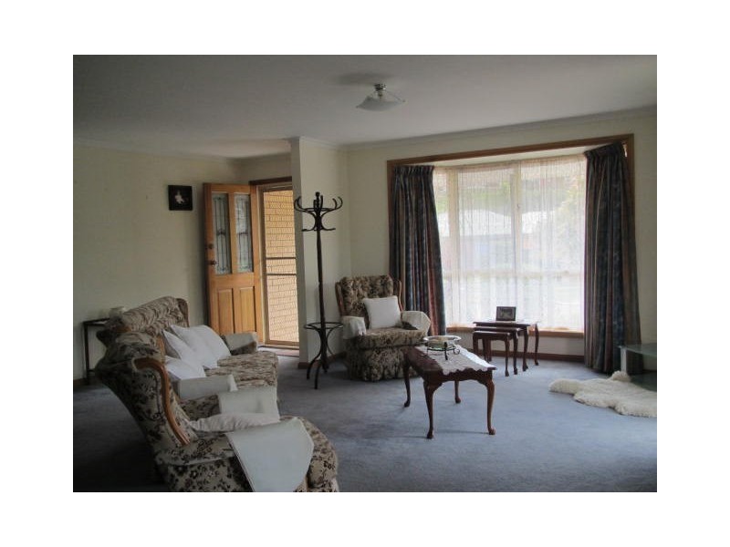 42 Parklands Parade, Newnham TAS 7248