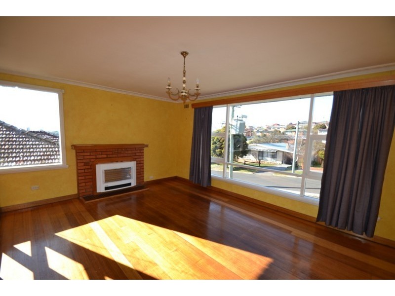 12 Malunga Street, Kings Meadows TAS 7249