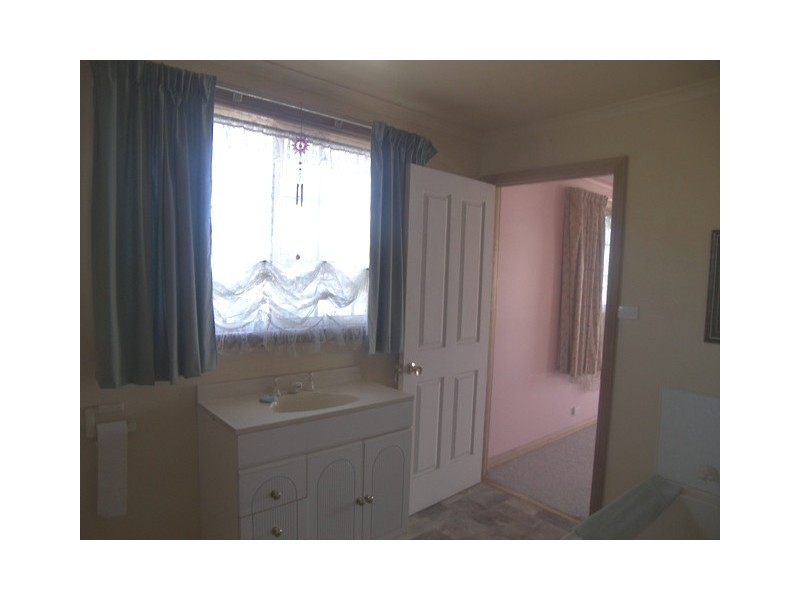 27 Ryton Street, Kings Meadows TAS 7249