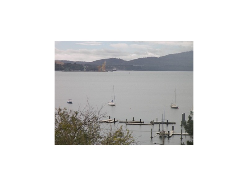 135 Flinders Street, Beauty Point TAS 7270