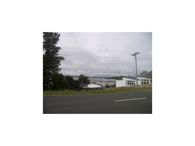135 Flinders Street, Beauty Point TAS 7270