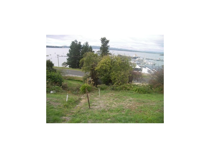 135 Flinders Street, Beauty Point TAS 7270