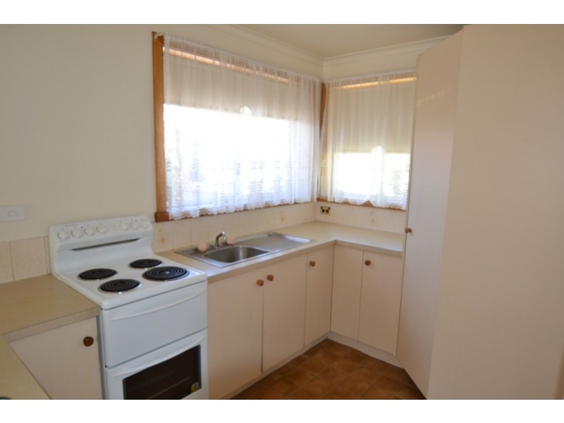 2/1-3 Newnham Close, Newnham TAS 7248