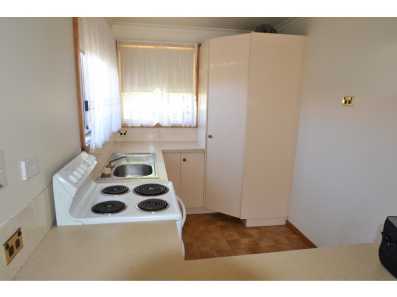 2/1-3 Newnham Close, Newnham TAS 7248