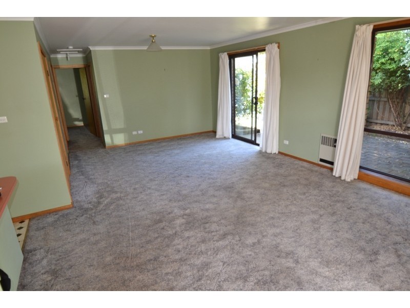1/13 Newnham Close, Newnham TAS 7248