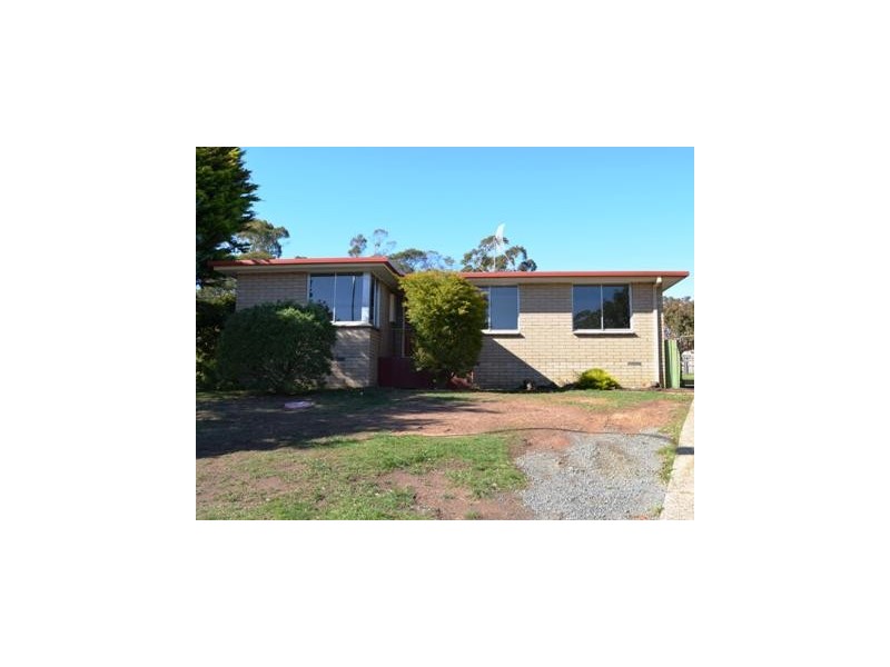 8 Amundsen Street, Ravenswood TAS 7250