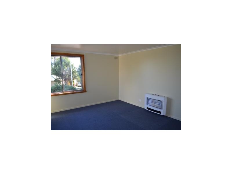 8 Amundsen Street, Ravenswood TAS 7250