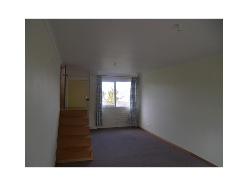 16 Arnold Street, Newnham TAS 7248