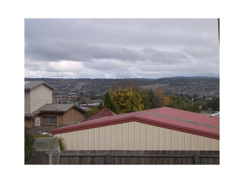 16 Arnold Street, Newnham TAS 7248