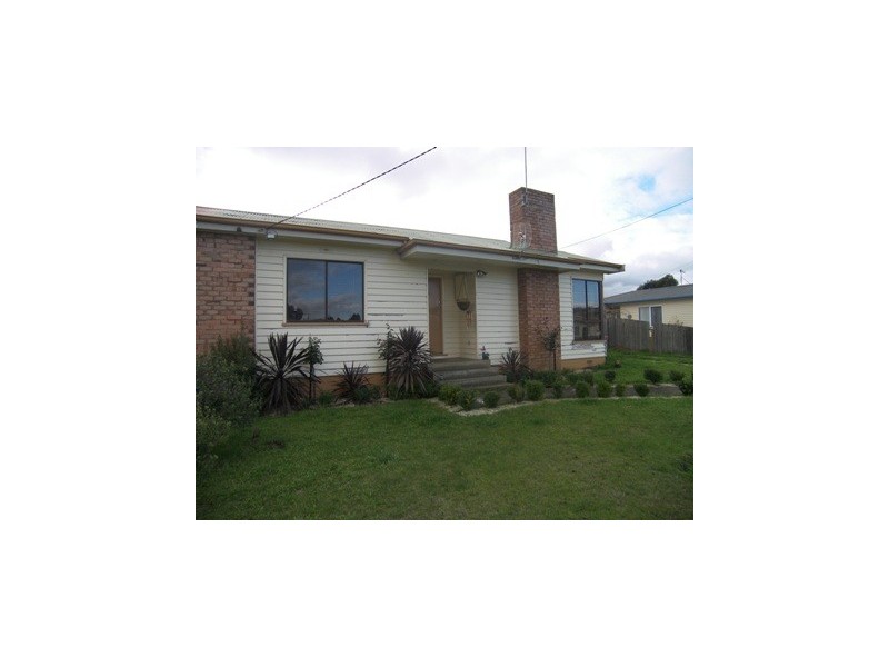 8 Carlisle Street, Waverley TAS 7250