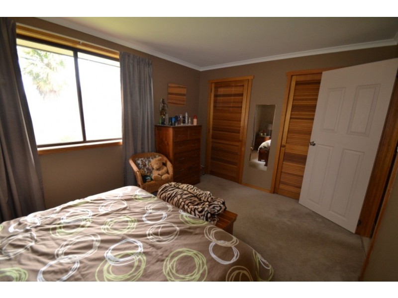 2/11 Drysdale Court, Newnham TAS 7248