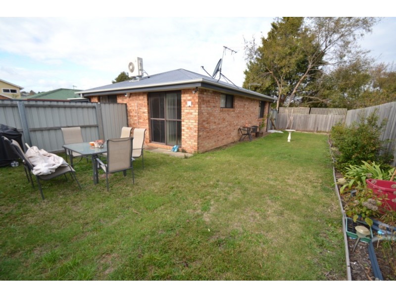 2/11 Drysdale Court, Newnham TAS 7248