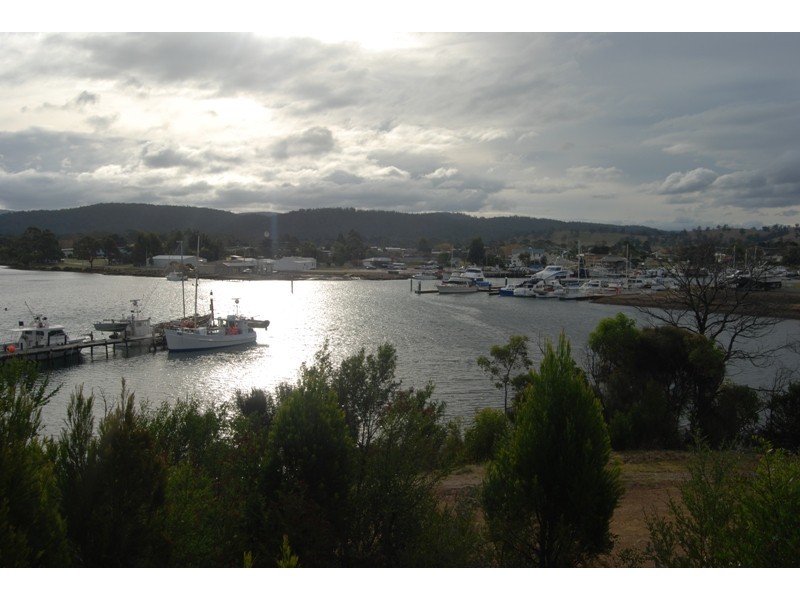 19 Esplanade, Triabunna TAS 7190